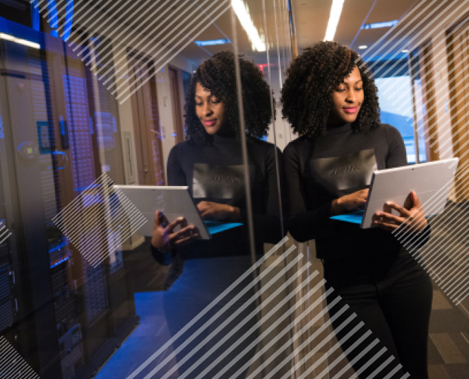 Man-holding-a-trophy